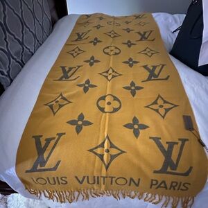 LOUIS VUITTON LV Reykjavik Reversible Scarf cashmere Gold/Yellow and Gray Scarf